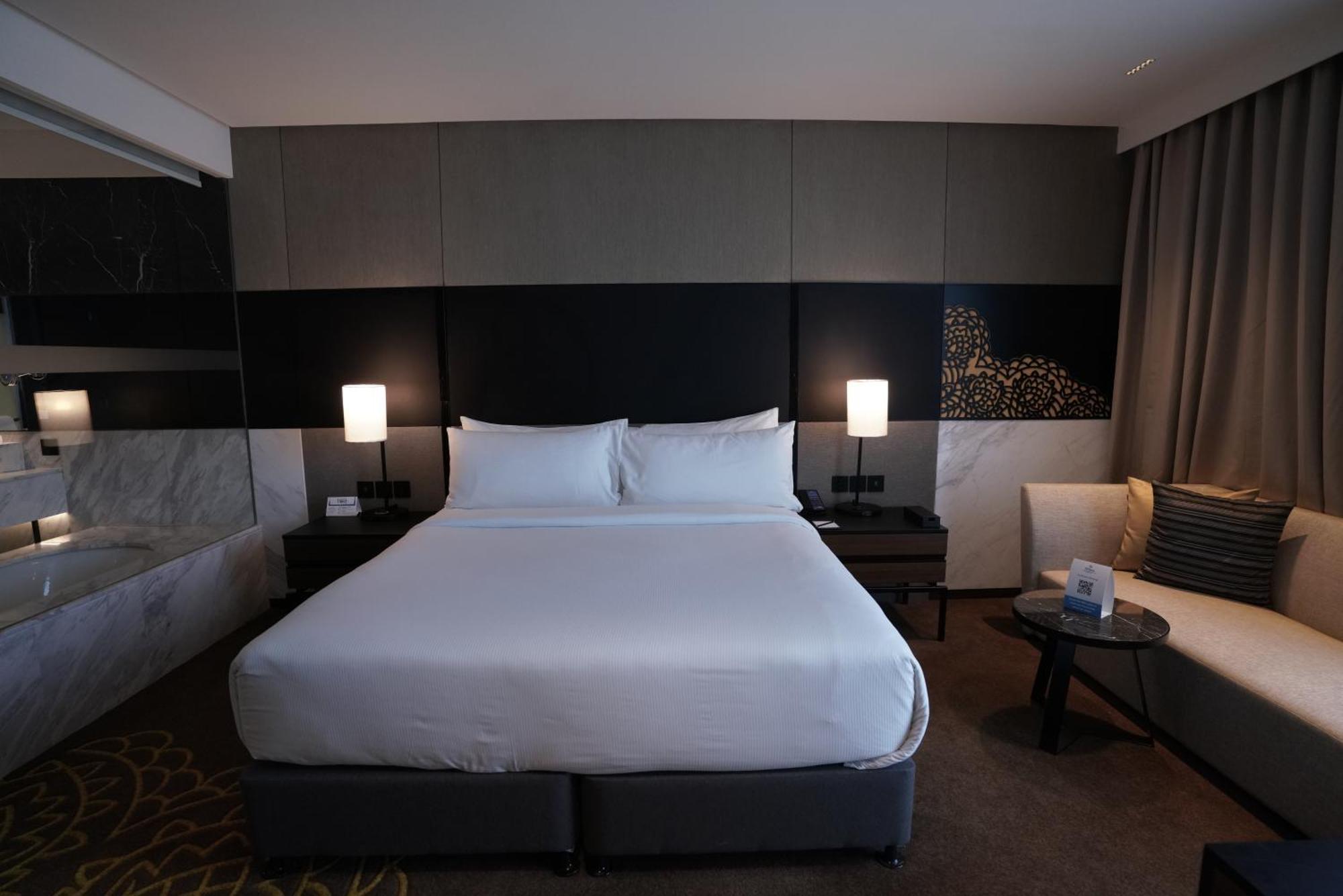 מלון Hilton Bengaluru Embassy Manyata Business Park מראה חיצוני תמונה