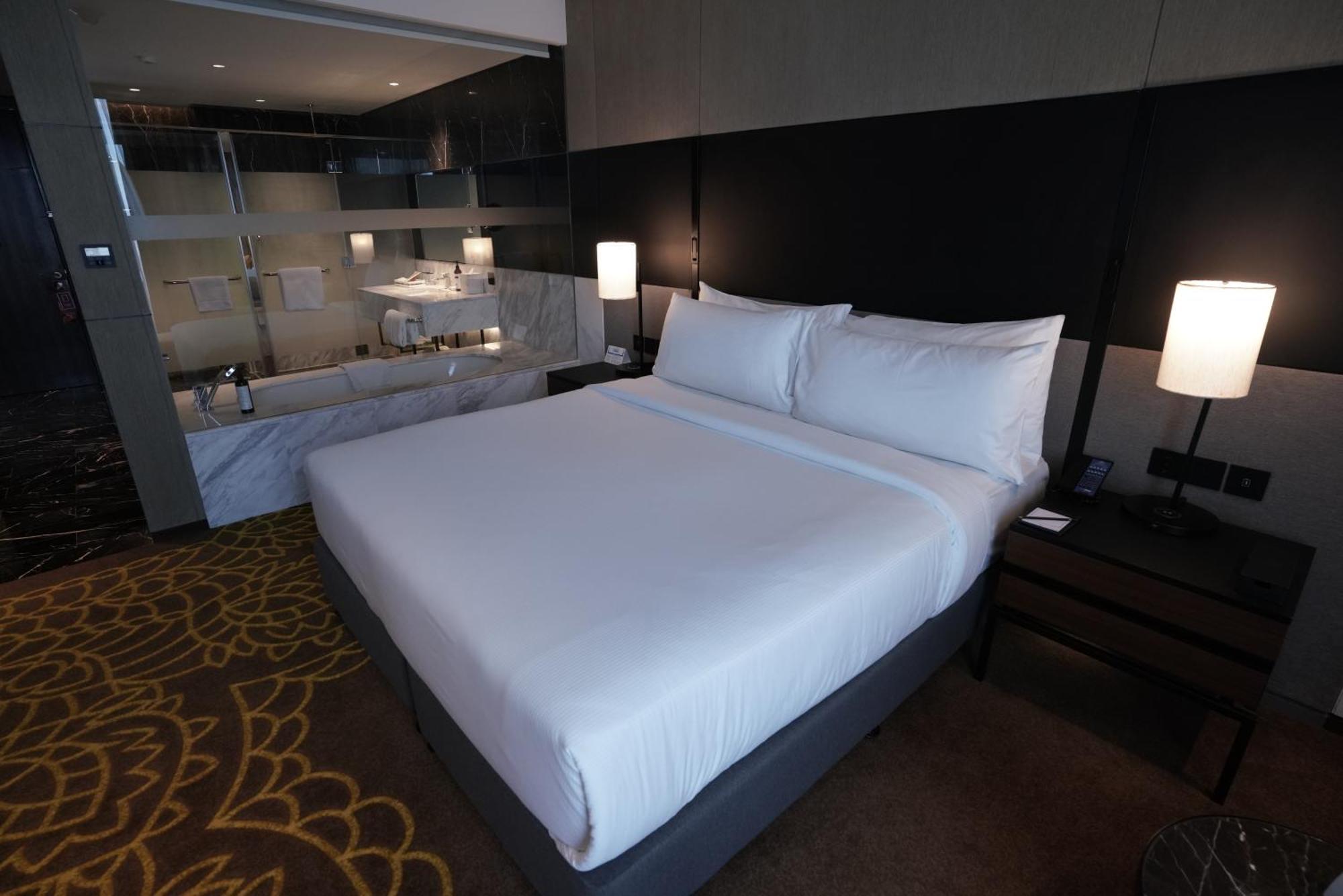 מלון Hilton Bengaluru Embassy Manyata Business Park מראה חיצוני תמונה